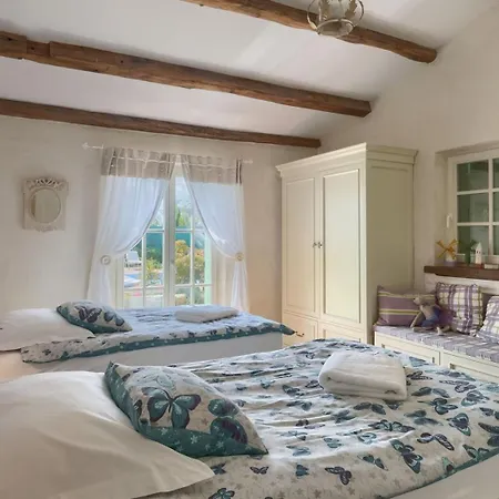 Lavanda Villa *